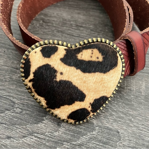 Leopard Print Heart Belt Buckle - Picture 4 of 6